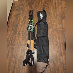 FOXELLI ULTRA-STRONG Aluminum 7075 Trekking Hiking Poles with Cork Grips BLACK